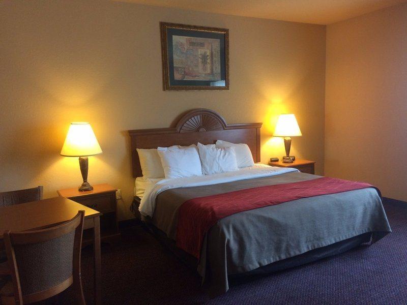 Comfort Inn & Suites And Suites Фредериксберг Экстерьер фото